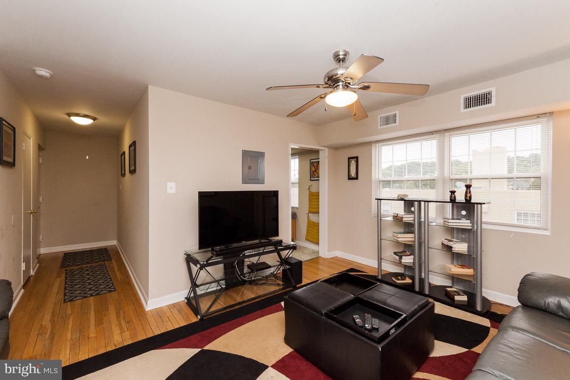 210 43rd Road Northeast, Unit 303 Washington, DC 20019 - Photo 8 of 25 Gallery Image 8
