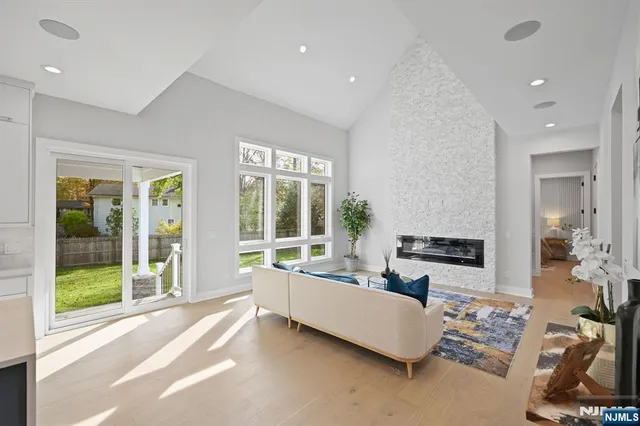 $2,399,000 | 6 Sparrow Drive, Livingston, NJ 07039