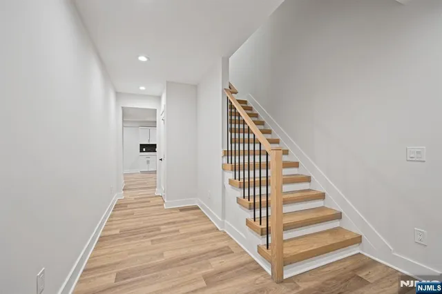 $2,399,000 | 6 Sparrow Drive, Livingston, NJ 07039