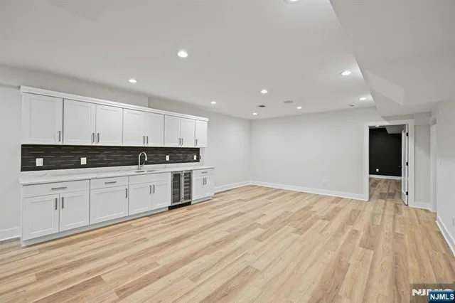 $2,399,000 | 6 Sparrow Drive, Livingston, NJ 07039