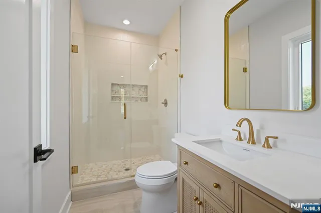 $2,399,000 | 6 Sparrow Drive, Livingston, NJ 07039