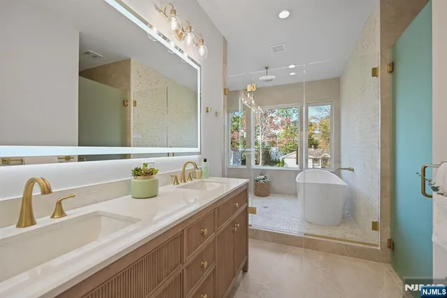 $2,399,000 | 6 Sparrow Drive, Livingston, NJ 07039