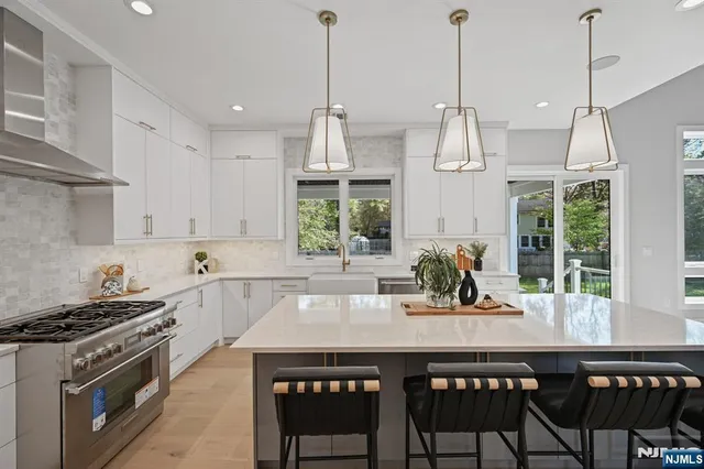 $2,399,000 | 6 Sparrow Drive, Livingston, NJ 07039