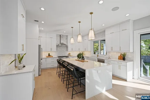 $2,399,000 | 6 Sparrow Drive, Livingston, NJ 07039