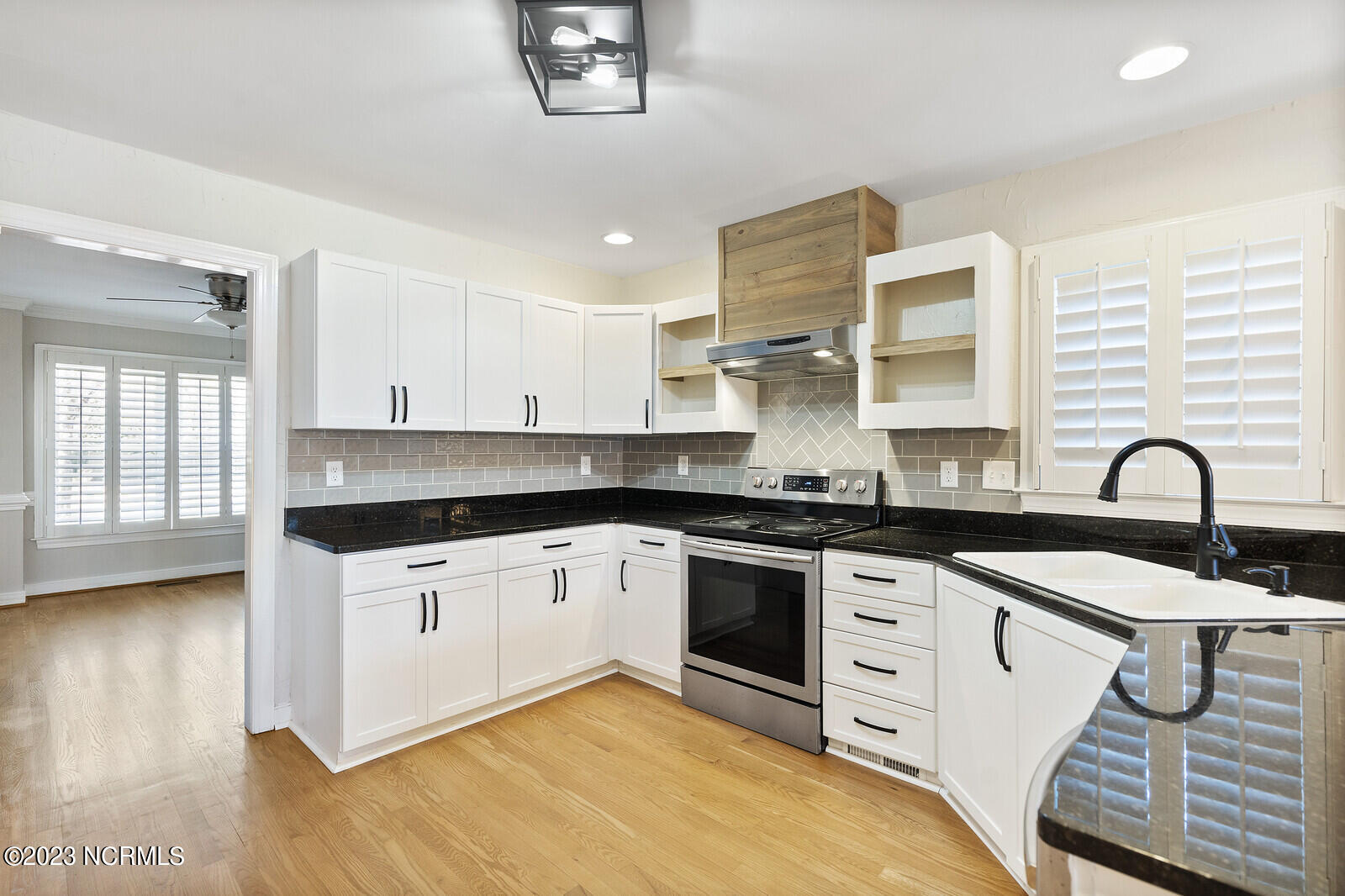 3205 Wickford Road Wilmington, NC 28409 - Photo 11 of 80 05_DSC07043_mls