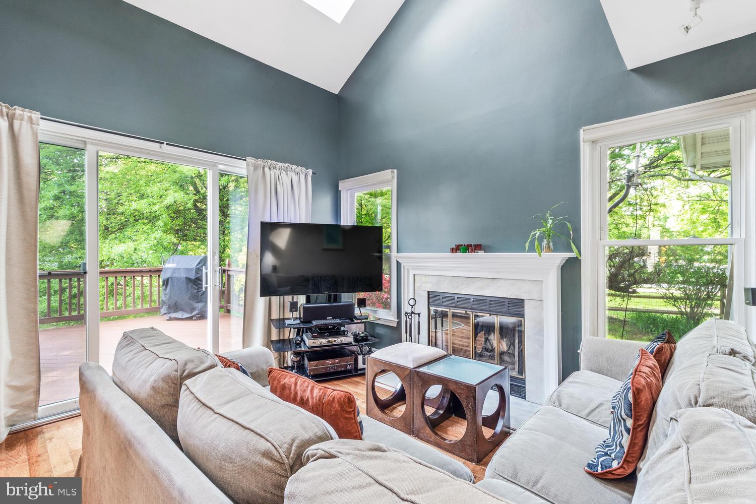 17332 Buehler Road Olney, MD 20832 - Photo 11 of 25 Family Room