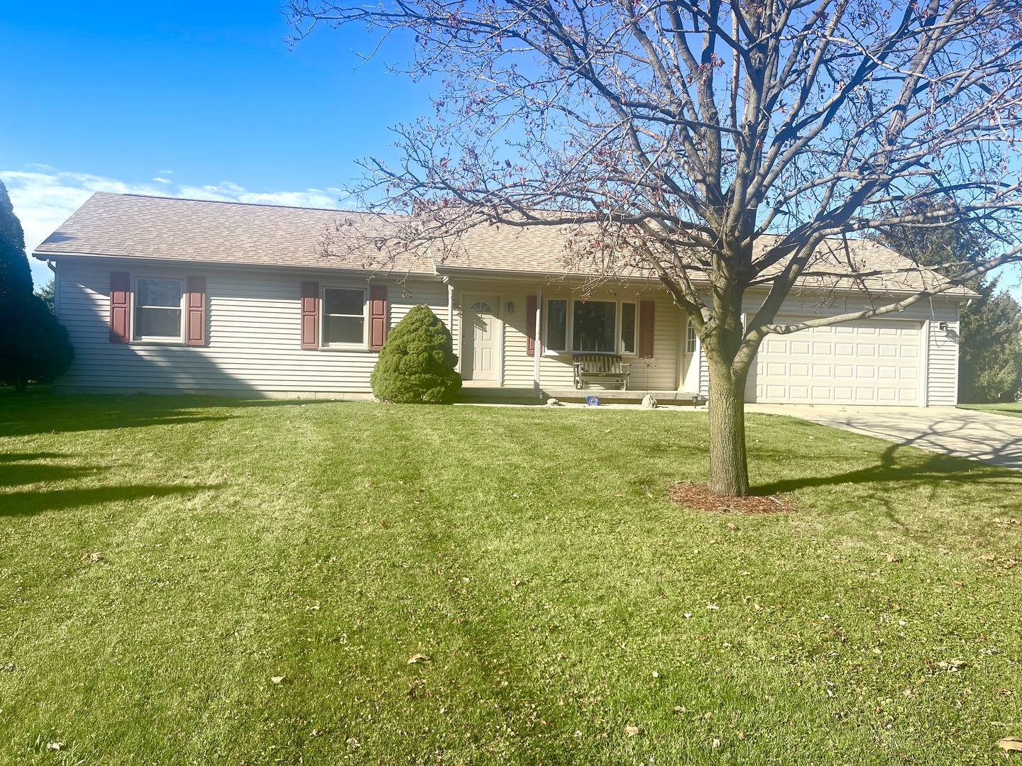 2867 East 752nd Road Utica, IL 61373 - Photo 1 of 23 a house view with a garden space