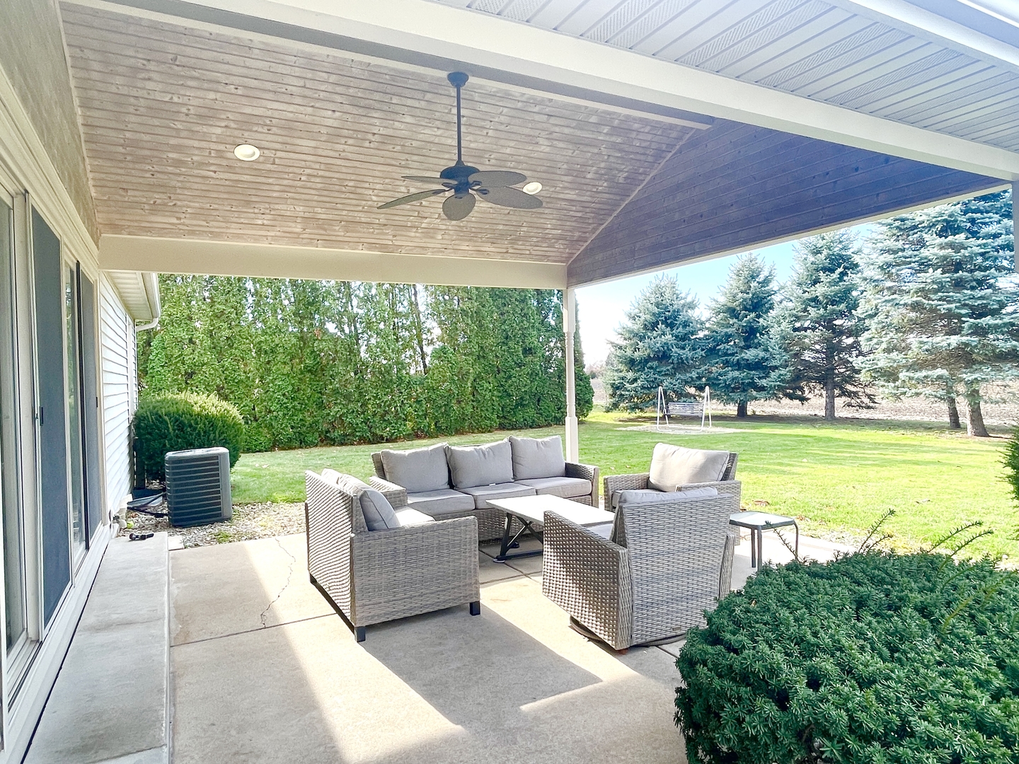 2867 East 752nd Road Utica, IL 61373 - Photo 17 of 23 a patio with patio and outdoor seating