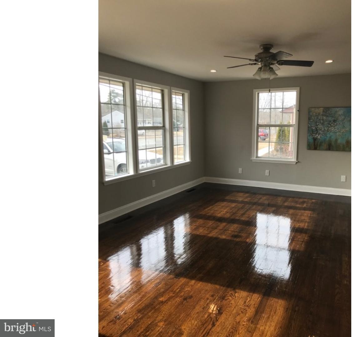 1024 Turnersville Road Pine Hill, NJ 08021 - Photo 2 of 22 Living Room