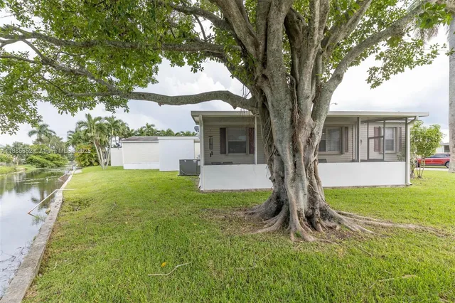 $239,990 | 1800 Southwest 85th Avenue, Davie, FL 33324