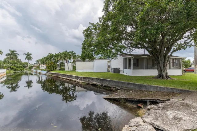 $239,990 | 1800 Southwest 85th Avenue, Davie, FL 33324