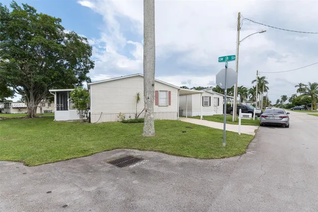 $239,990 | 1800 Southwest 85th Avenue, Davie, FL 33324