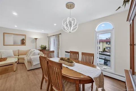 $425,000 | 18 Granada Crescent, Unit 14, White Plains, NY 10603