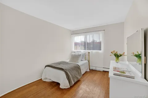 $425,000 | 18 Granada Crescent, Unit 14, White Plains, NY 10603