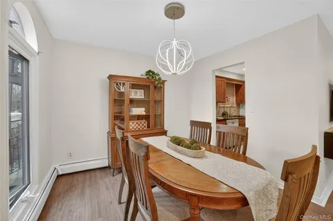 $425,000 | 18 Granada Crescent, Unit 14, White Plains, NY 10603