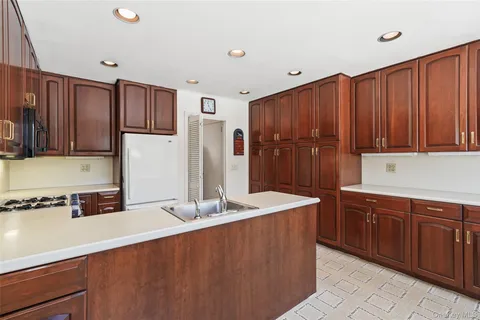 $999,000 | 2 Churchill Road, Rye Brook, NY 10573