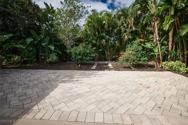 a view of a water fountain