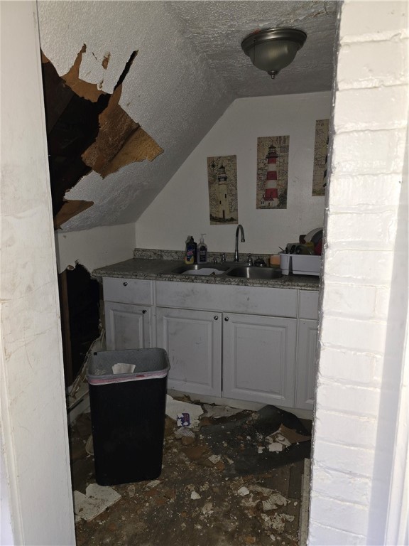 80 Huntington Park Rochester, NY 14621 - Photo 15 of 35