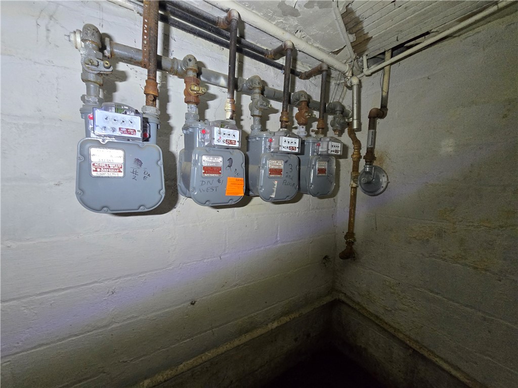80 Huntington Park Rochester, NY 14621 - Photo 28 of 35 Gas Meters