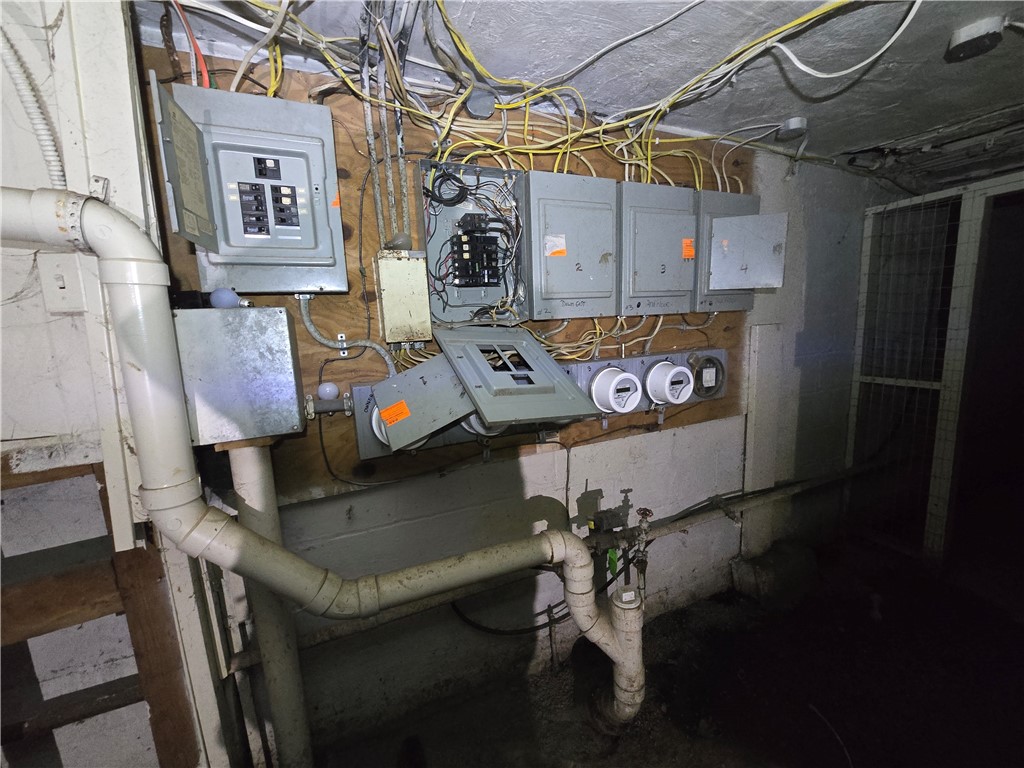 80 Huntington Park Rochester, NY 14621 - Photo 30 of 35 Electrical Boxes