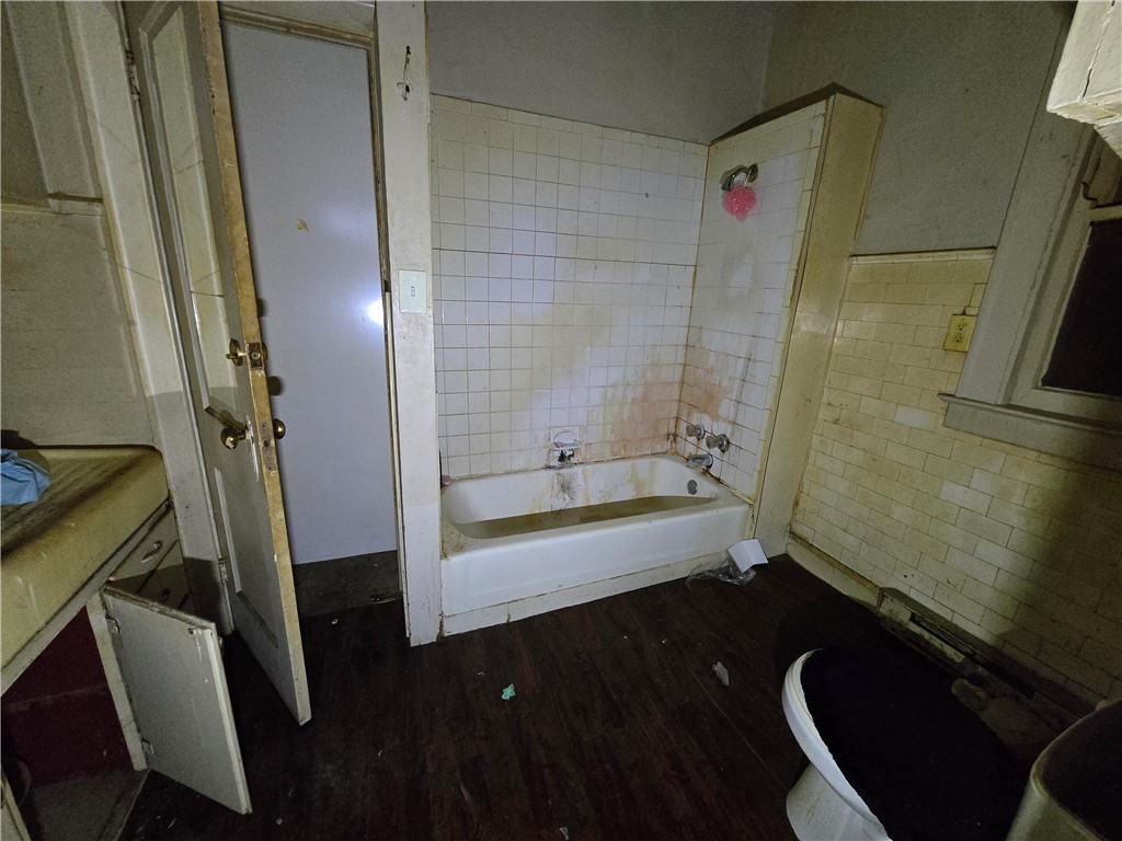 80 Huntington Park Rochester, NY 14621 - Photo 8 of 35