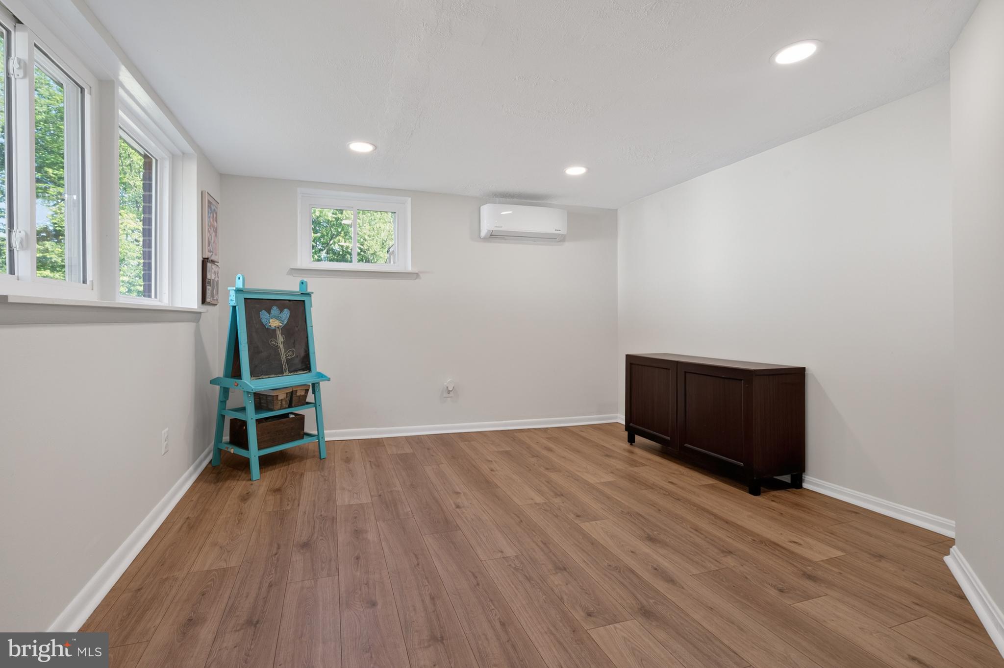 4401 Roundhill Road Alexandria, VA 22310 - Photo 19 of 38 Fourth bedroom downstairs