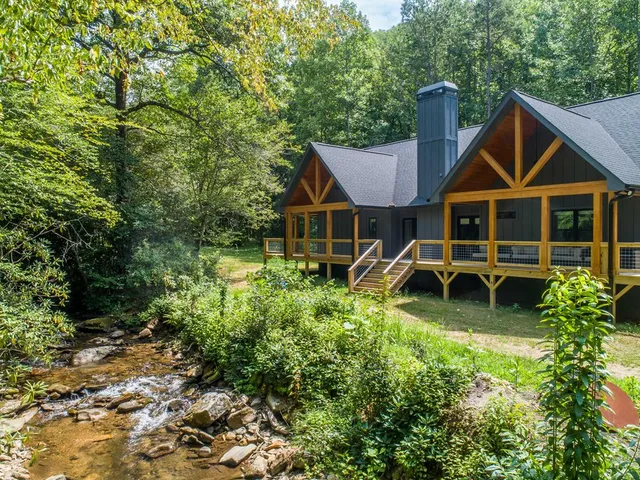 $599,000 | 305 Tusquittee Street, Hayesville, NC 28904
