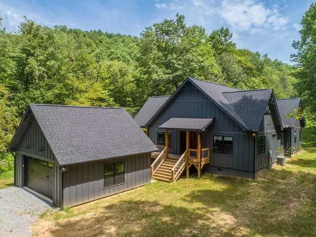 $599,000 | 305 Tusquittee Street, Hayesville, NC 28904