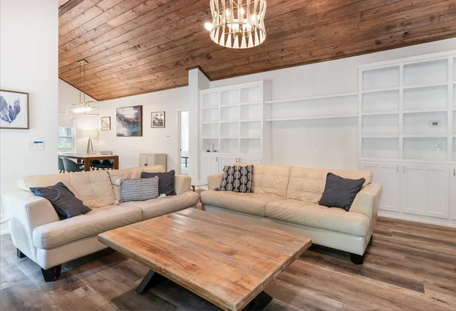 $599,000 | 305 Tusquittee Street, Hayesville, NC 28904