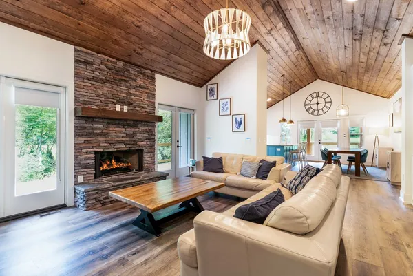 $599,000 | 305 Tusquittee Street, Hayesville, NC 28904