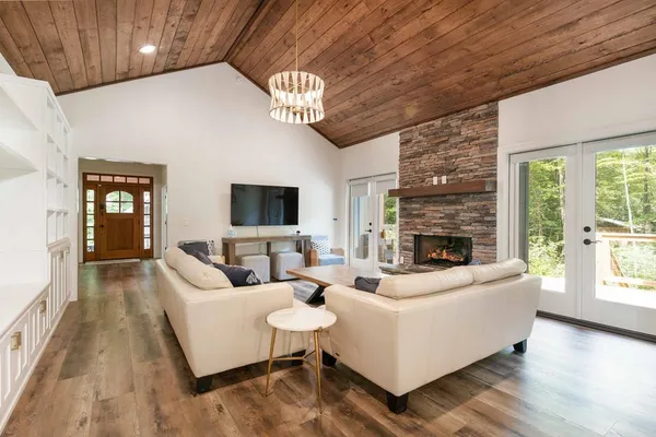 $599,000 | 305 Tusquittee Street, Hayesville, NC 28904