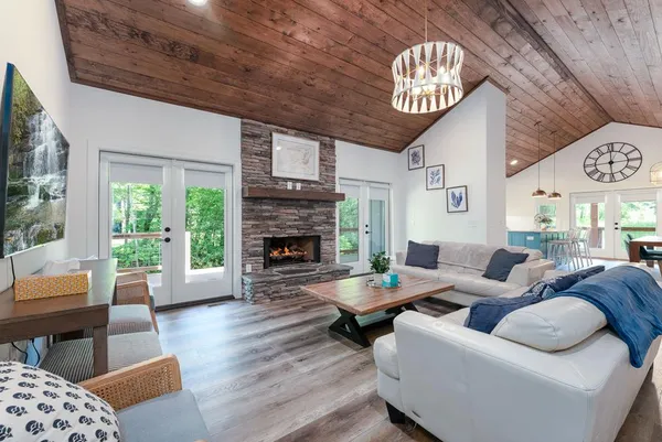 $599,000 | 305 Tusquittee Street, Hayesville, NC 28904