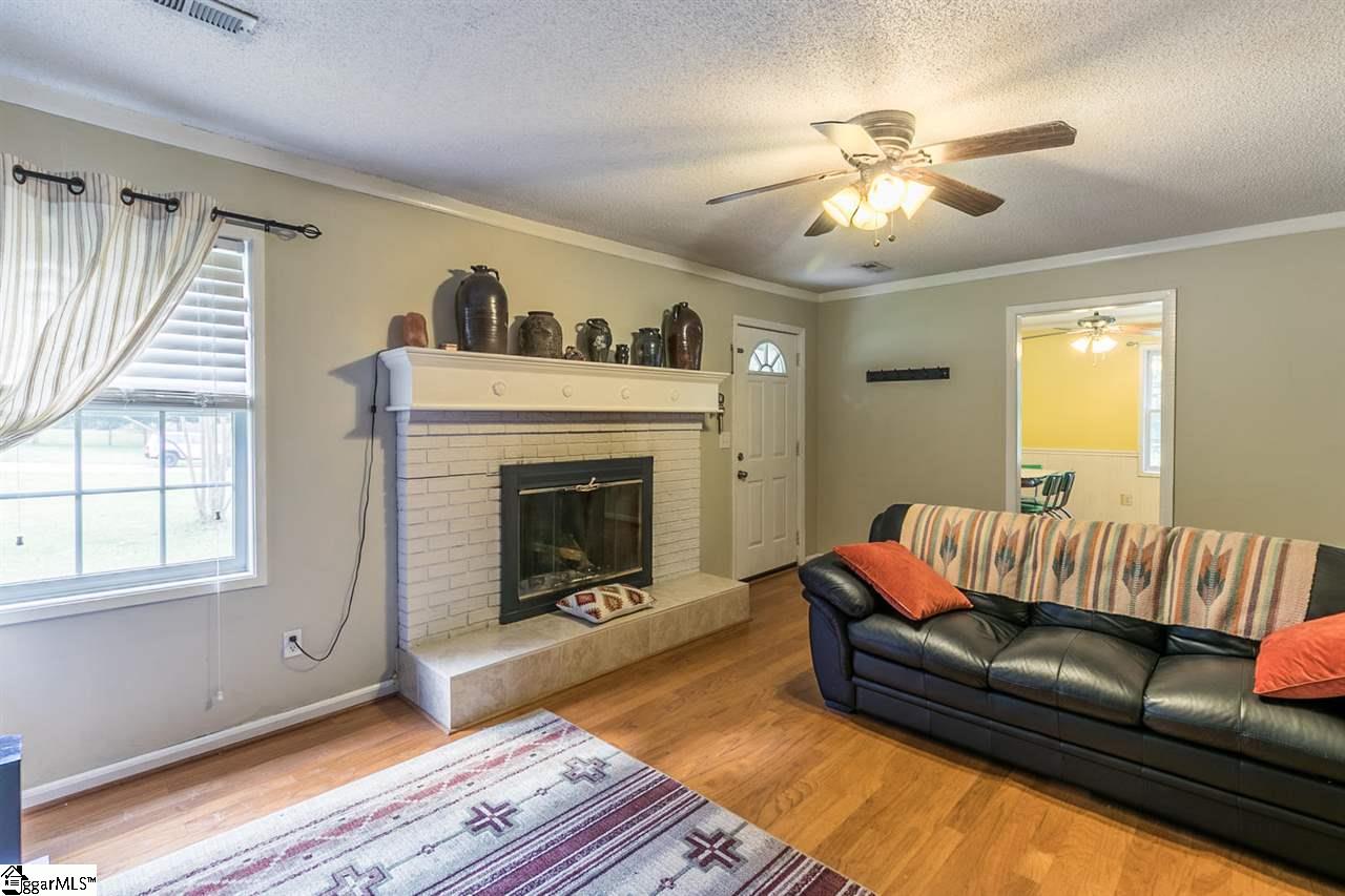 112 Rhonda Road Central, SC 29630 - Photo 5 of 26