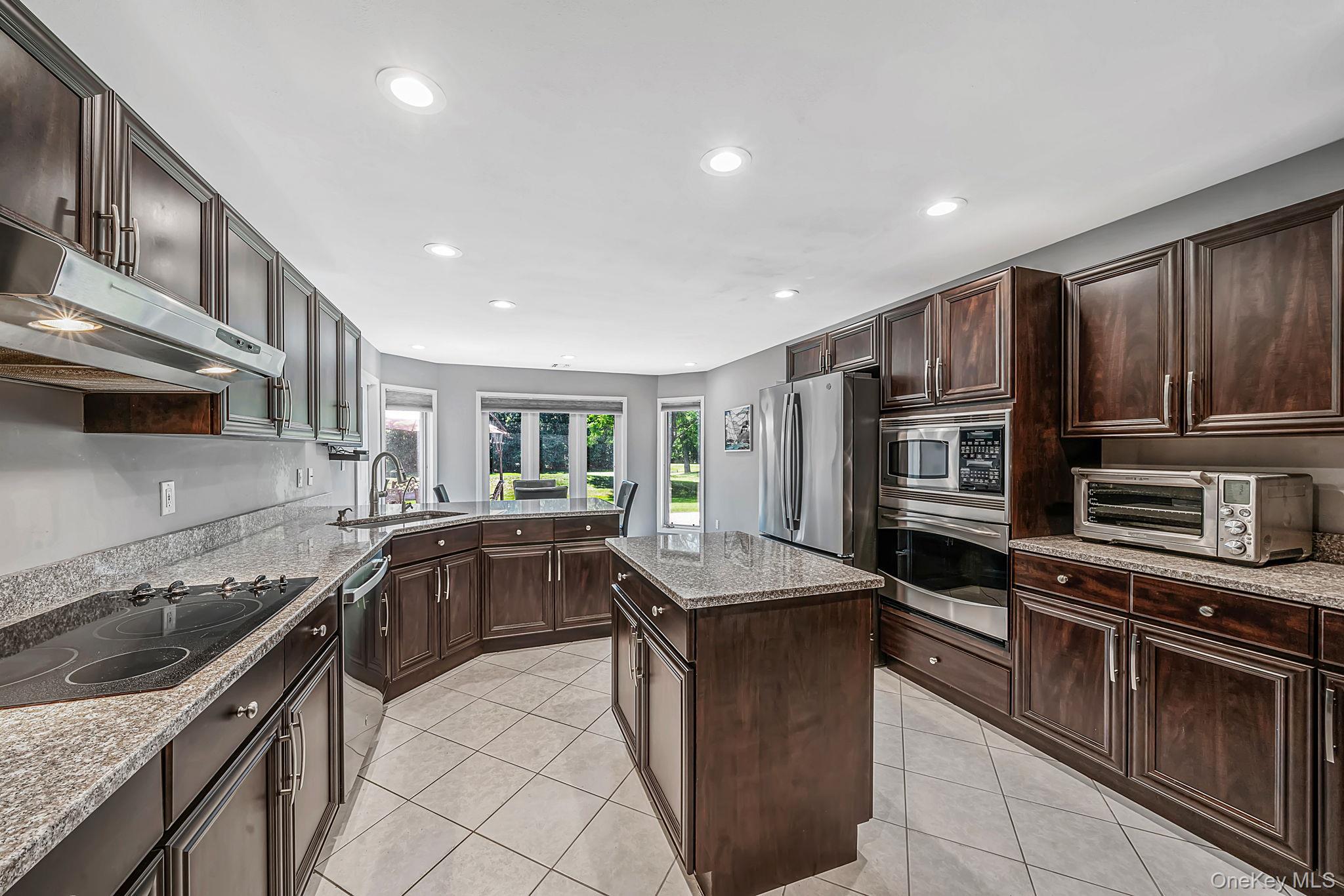 86 Hamlet Drive Commack, NY 11725 - Photo 12 of 36 Granite Counter Tops