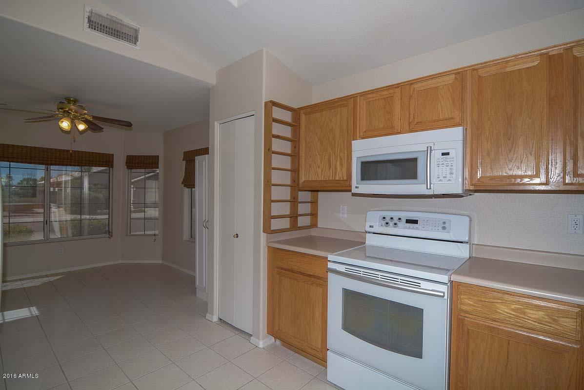 2836 East Wagoner Road Phoenix, AZ 85032 - Photo 11 of 26 Kitchen-Breakfast Room