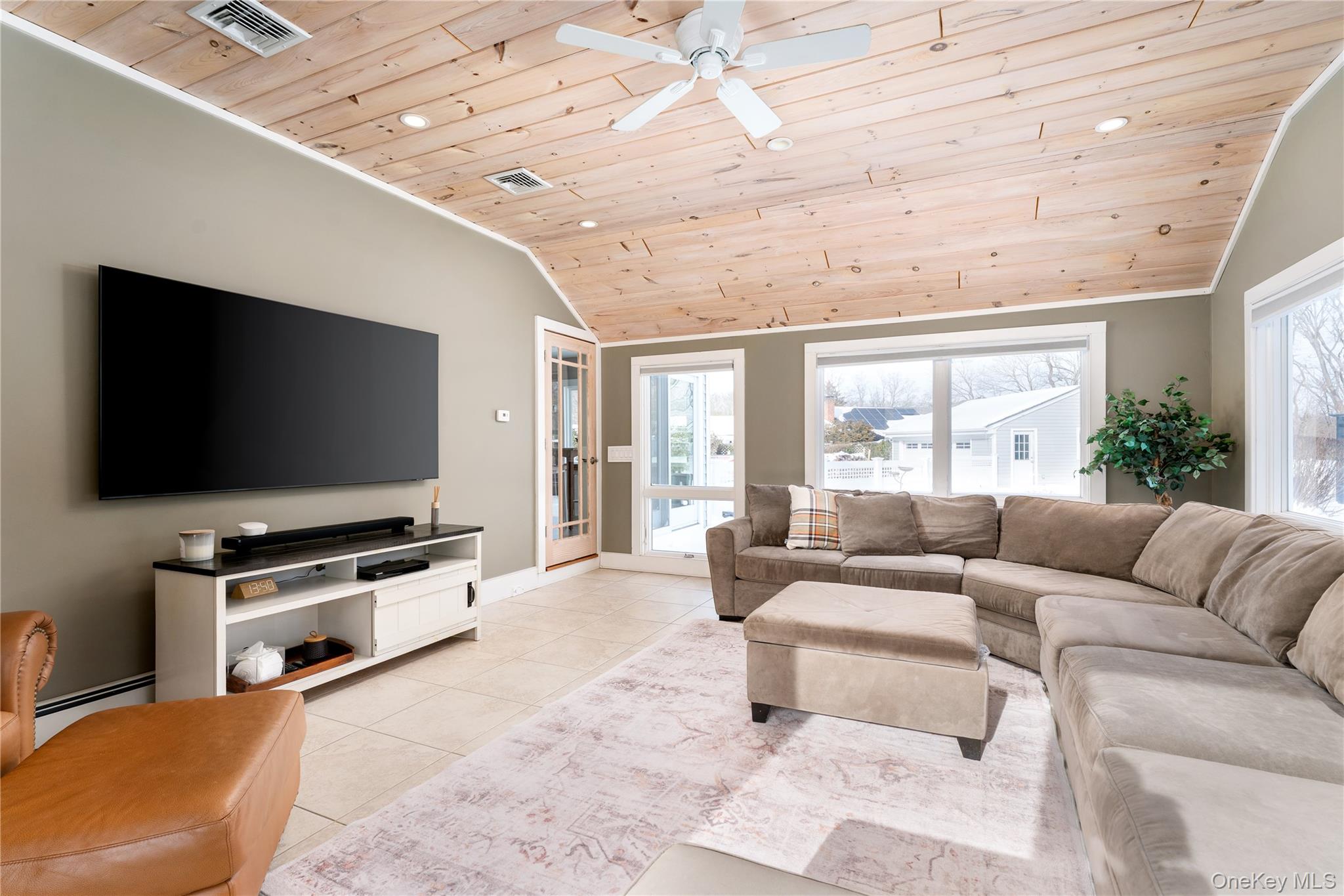 735 Reeve Avenue Mattituck, NY 11952 - Photo 17 of 50