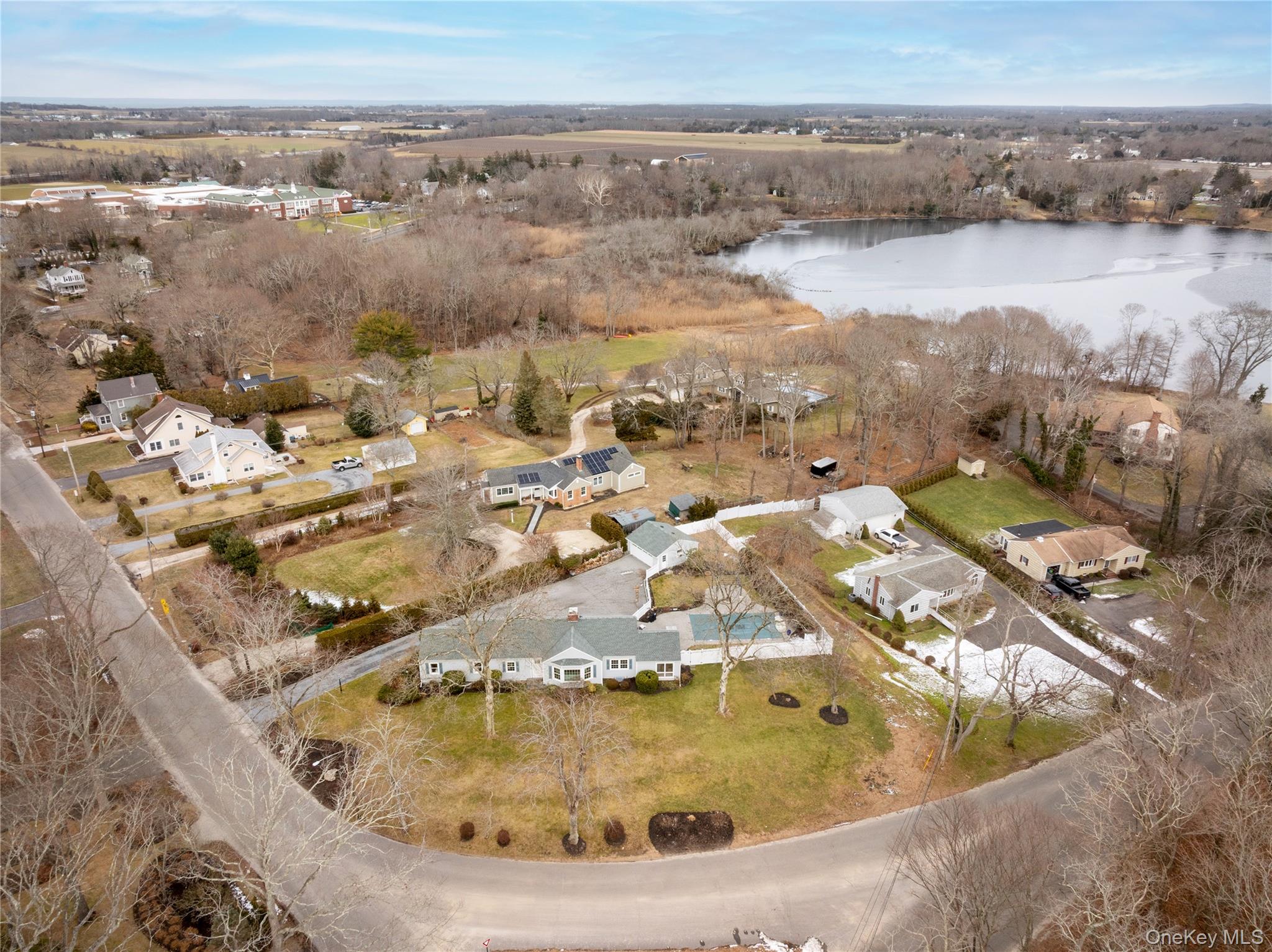 735 Reeve Avenue Mattituck, NY 11952 - Photo 4 of 50