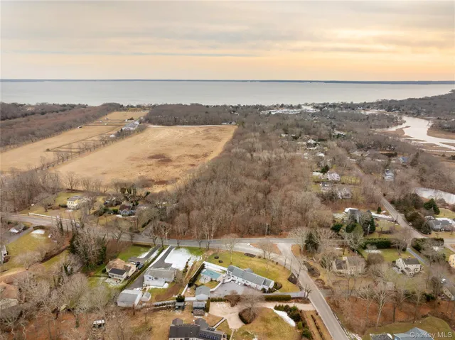 $1,299,000 | 735 Reeve Avenue, Mattituck, NY 11952