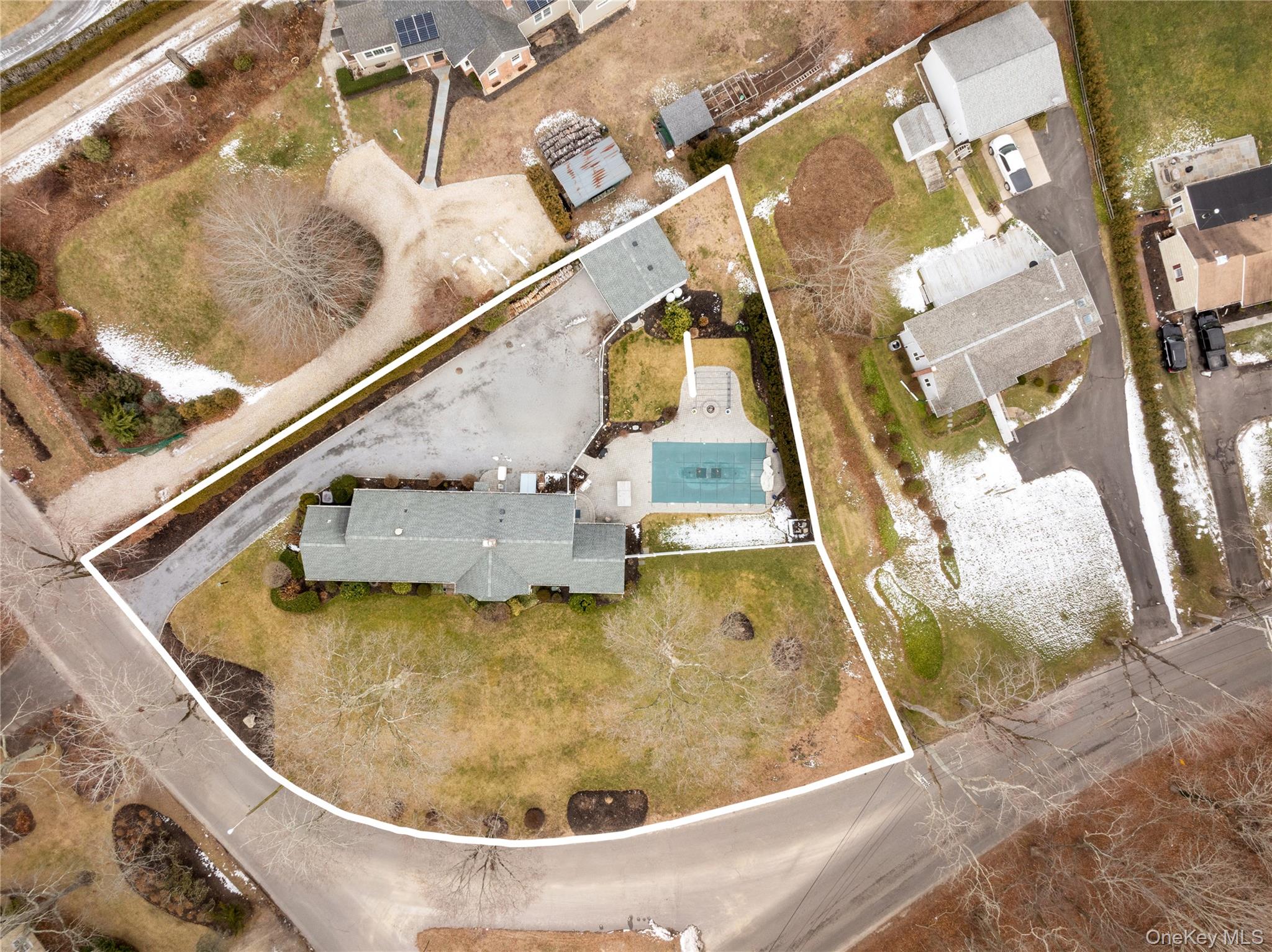 735 Reeve Avenue Mattituck, NY 11952 - Photo 6 of 50