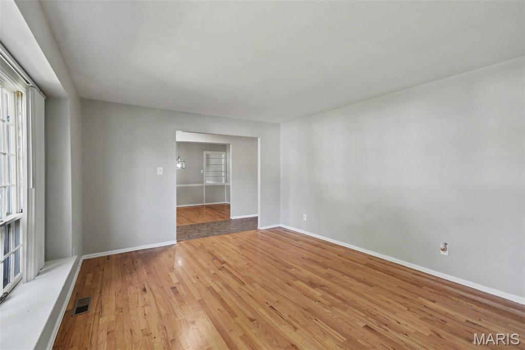 5144 Abington Road Florissant, MO 63033 - Photo 2 of 16 Gallery Image 2
