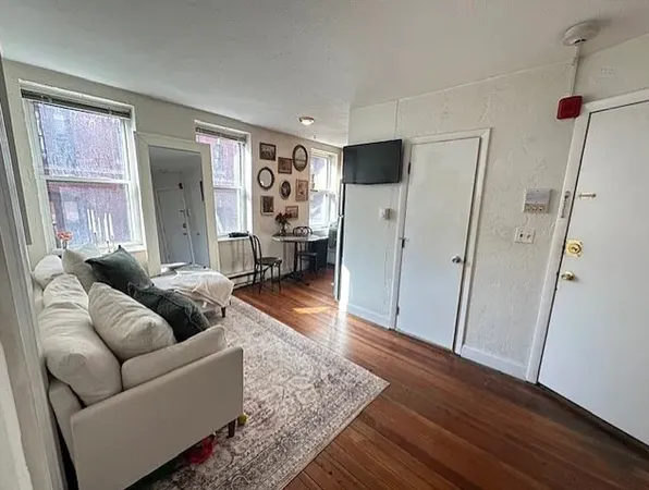 $3,500 | 35 Charter Street, Unit 4, Boston, MA 02113