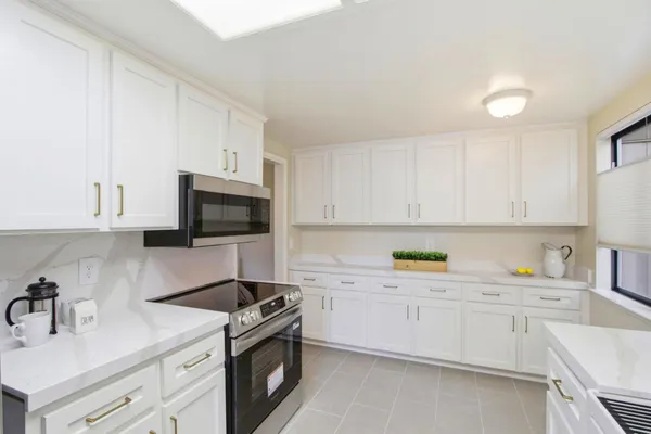 a sign broad on the side of a building