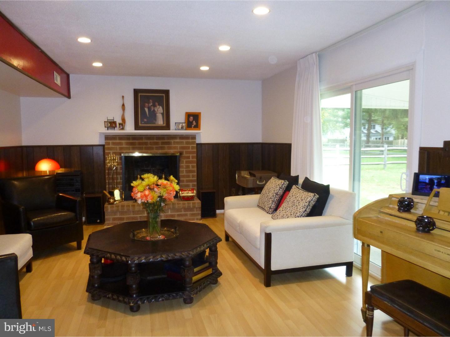 569 Lamplighter Road Horsham, PA 19044 - Photo 8 of 24 Family Room