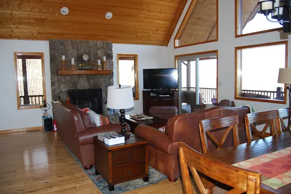 $629,900 | 1013 Buck Ridge Drive, Murphy, NC 28906
