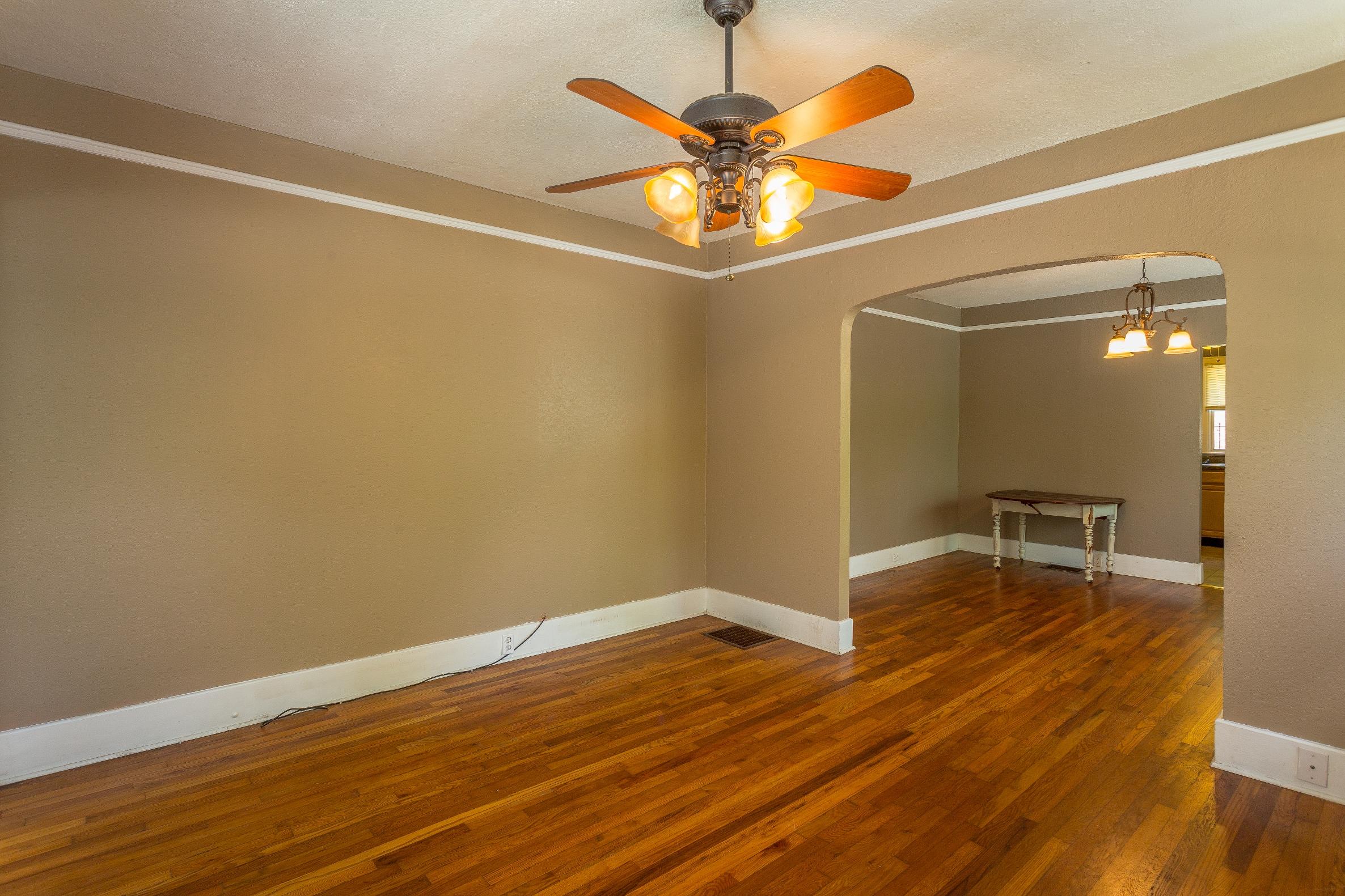 829 South Germantown Road Chattanooga, TN 37412 - Photo 11 of 30 Living Room to Dining Room