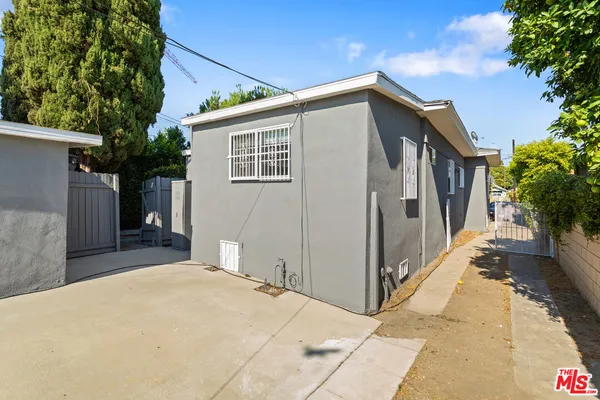 $2,695 | 3421 Walton Avenue, Los Angeles, CA 90007