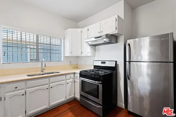 $2,695 | 3421 Walton Avenue, Los Angeles, CA 90007