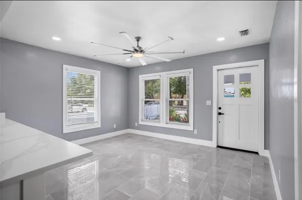 $2,600 | 8907 N Boulevard, Tampa, FL 33604