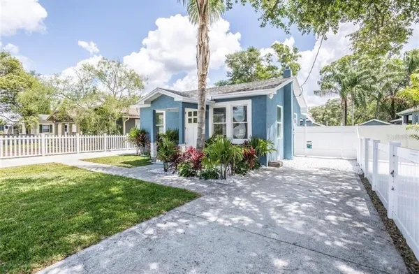 $2,600 | 8907 N Boulevard, Tampa, FL 33604