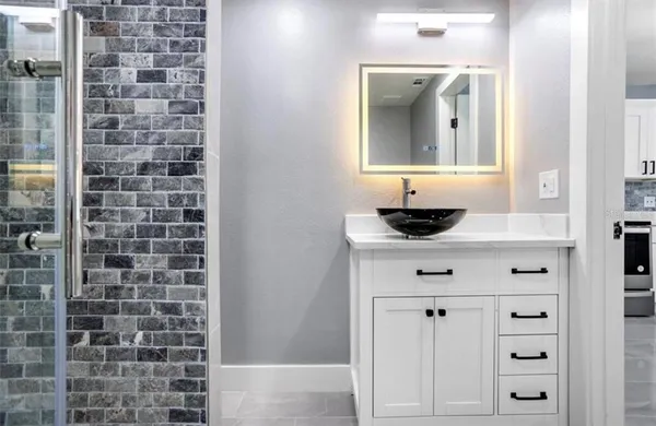 $2,600 | 8907 N Boulevard, Tampa, FL 33604